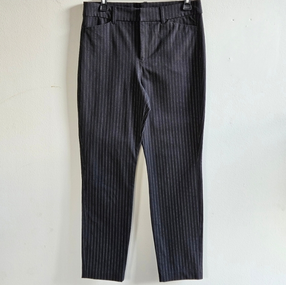 📌146 OLD NAVY HIGH RISE PIN STRIPED  PIXIE PANT WOMEN'S SIZE 8 - Picture 1 of 3